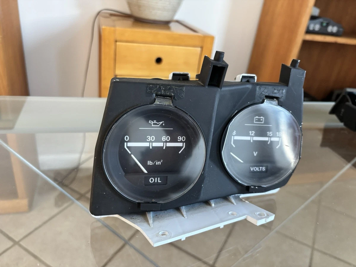 1987 Nissan Z31 300ZX Dash Oil Pressure Battery Voltage Gauge