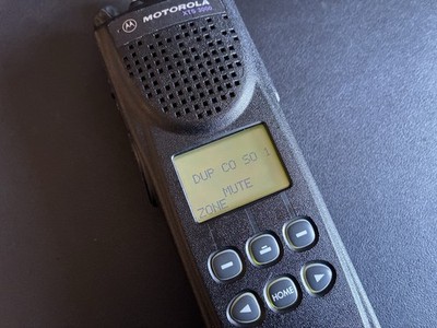 Motorola XTS3000 Model II 800 MHz Portable   Excellent Condition, Pristine LCD