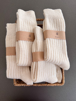 4 Paar reine 100 % Lammwolle farbfreie Socken natur warm Winter echt Wandern