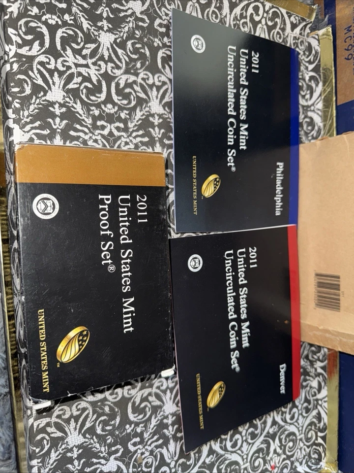 2011 P &D &S United States Coin Set Uncirculated and Mint Set In Original Box - Image 4 of 4