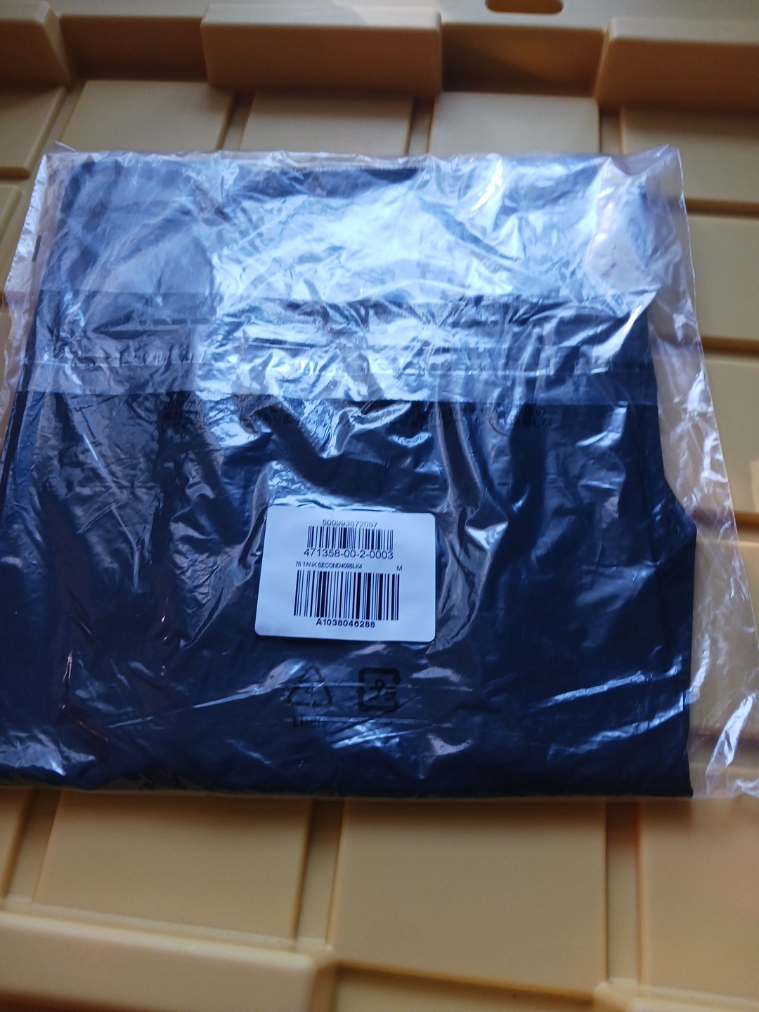 Yeezy GAP Balenciaga wmnsz M Tank Top Second Skin “Black” *RP$60* thumbnail 3