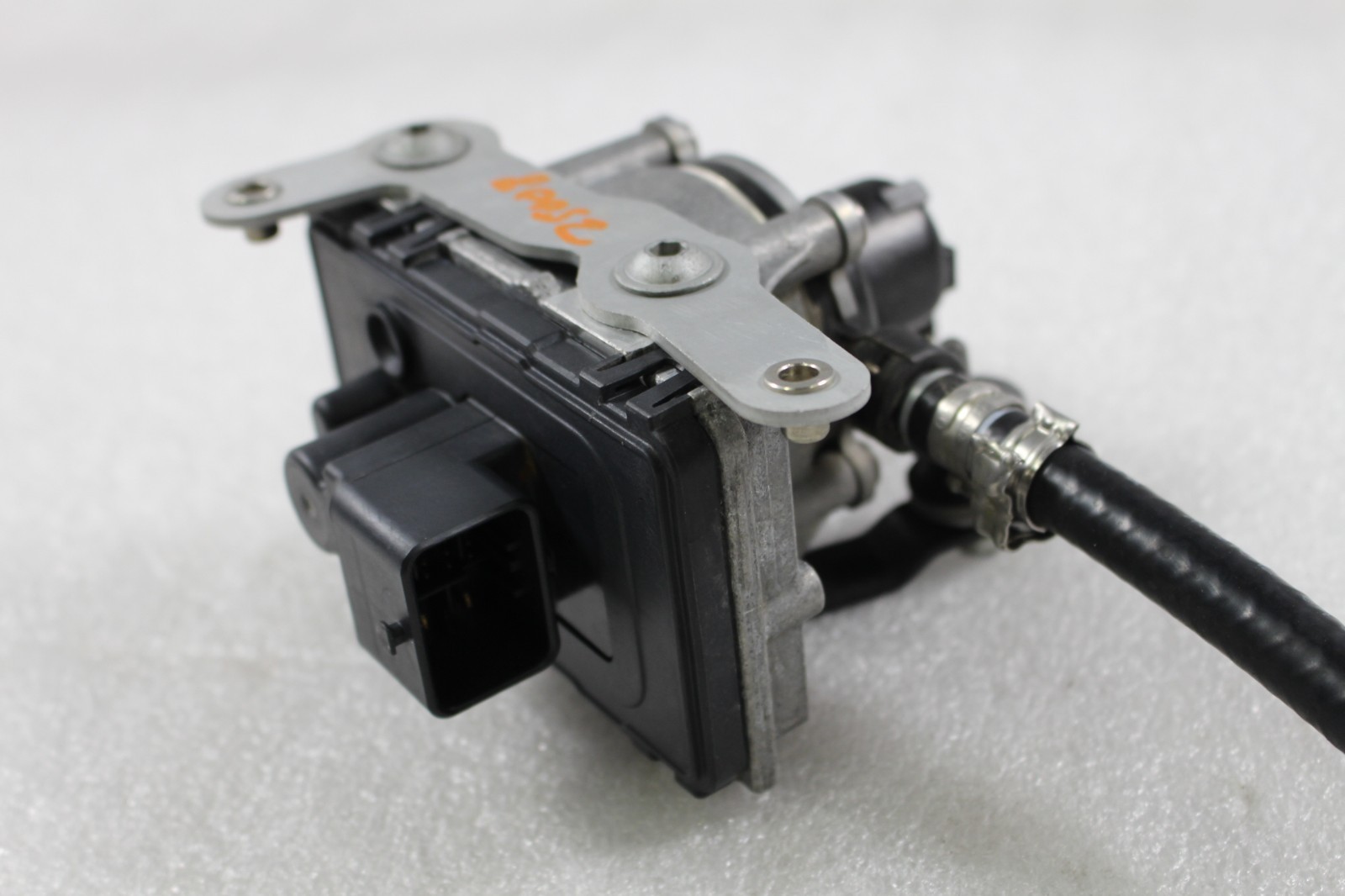 Ferrari 296 GTB, Clutch Actuator, Used, P/N 772760 sc 990376