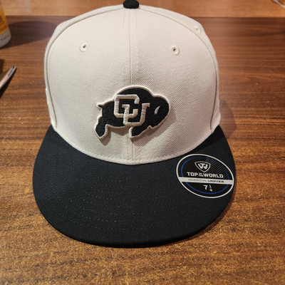 NEW Top of the World Fitted Colorado Buffaloes Hat, Size 1/4 Cap