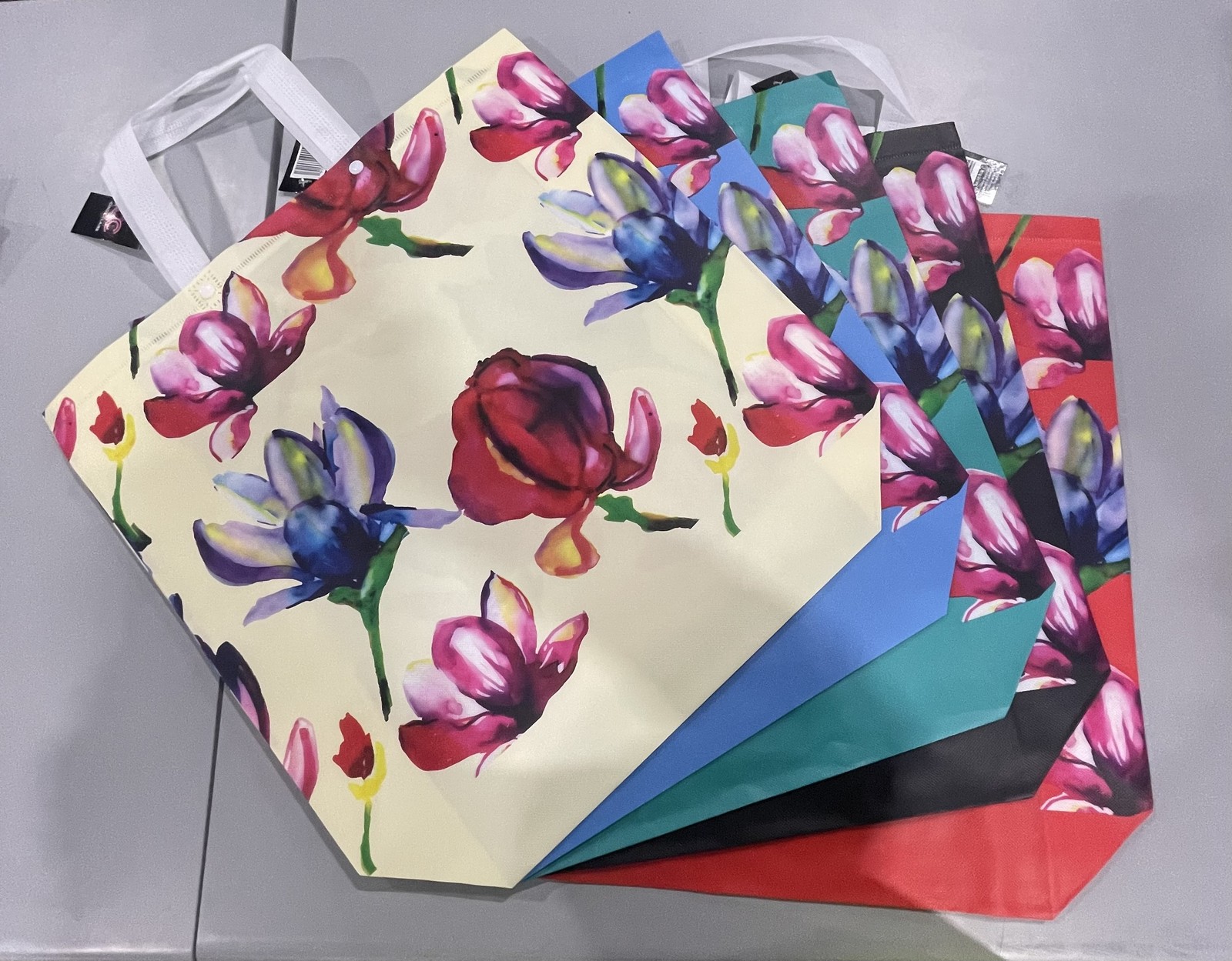 СУМКИ ДЛЯ ПОКУПОК CINDY CLAIRE- ЦВЕТОЧНЫЙ УЗОР 19X15 5 см - РАЗНОЦВЕТНЫЕ 16290₽