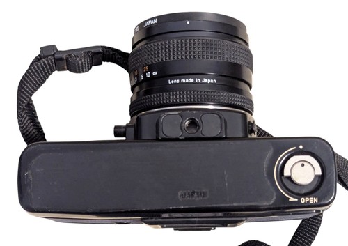 Very Clean Contax Planar 50mm f1.7 AEJ With Rough Contax 137 MA Quartz Body - Picture 12 of 14