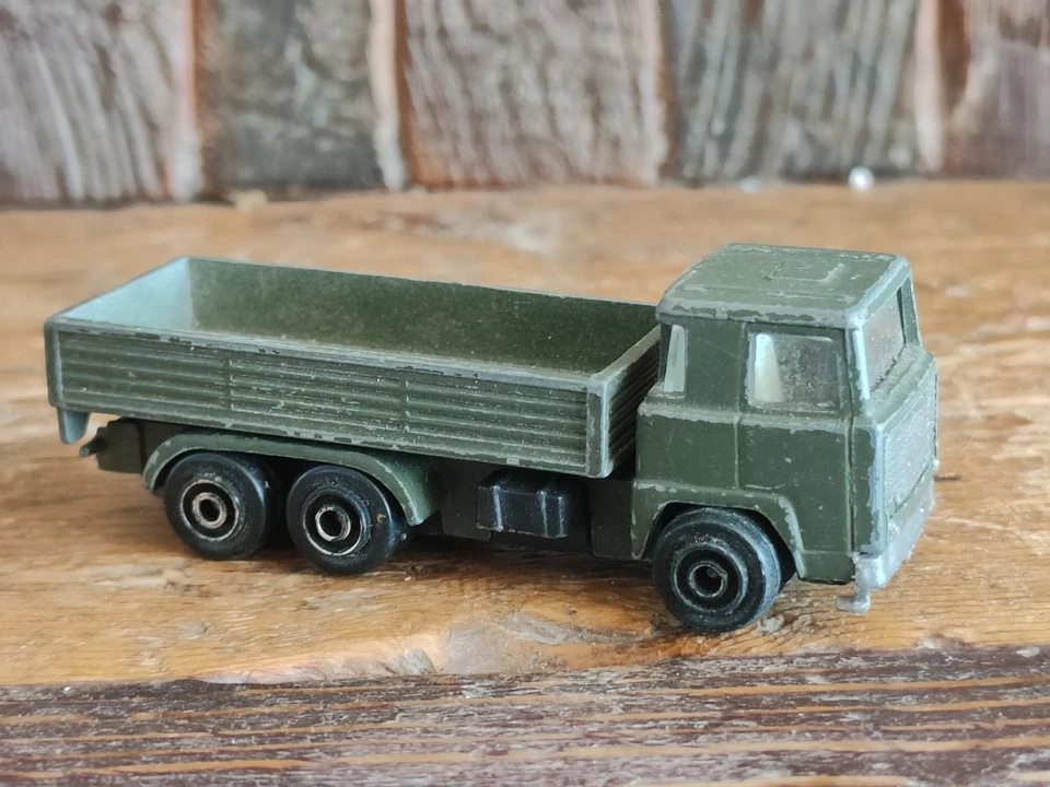 VINTAGE Playart 1:64 pianale camion trasporto merci veicolo militare HONG KONG - Immagine 2 di 4