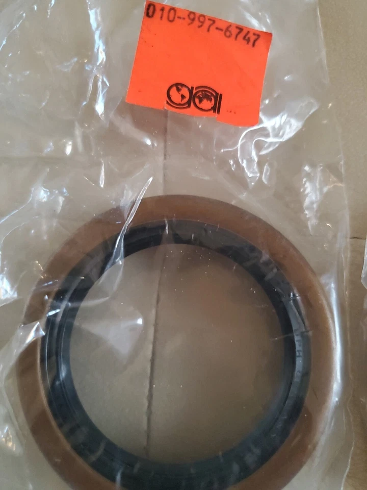 Elring 010-997-67-47/30 Wheel Bearing Seals NEW Qty TWO (2). Sealed In Bag - Image 2 of 3