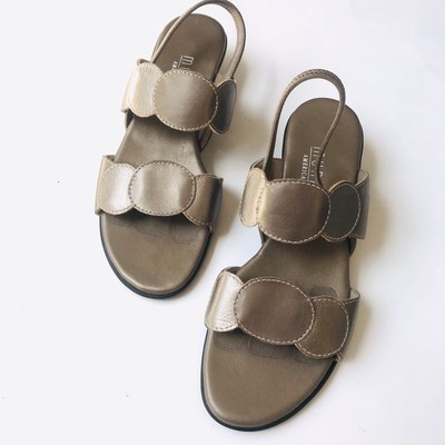 munro american sandals