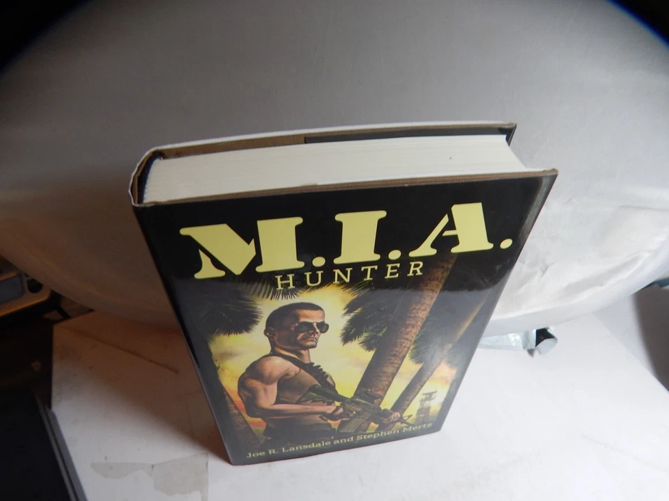 JOE R LANSDALE M.I.A. Hunter Stephen Mertz Subterranean Press SIGNED Ltd Ed HBDJ - Image 2 of 4