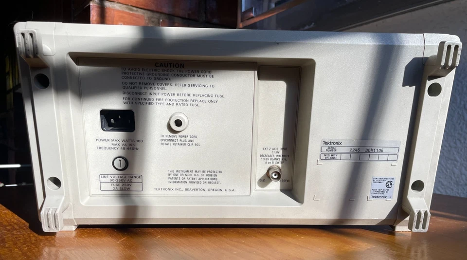 Osciloscopio Tektronix 2246 100MHz - Imagen 4 de 4