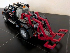 LEGO TECHNIC: Pickup Tow Truck (9395)