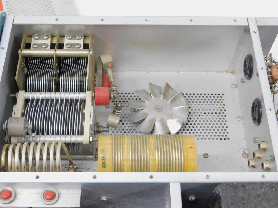 Heathkit SB-200 Ham Radio Amplifier (original, untested, sold for restoration) - Image 4 of 4