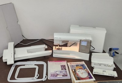 Husqvarna Viking Designer Topaz 20 Sewing /Embroidery Machine