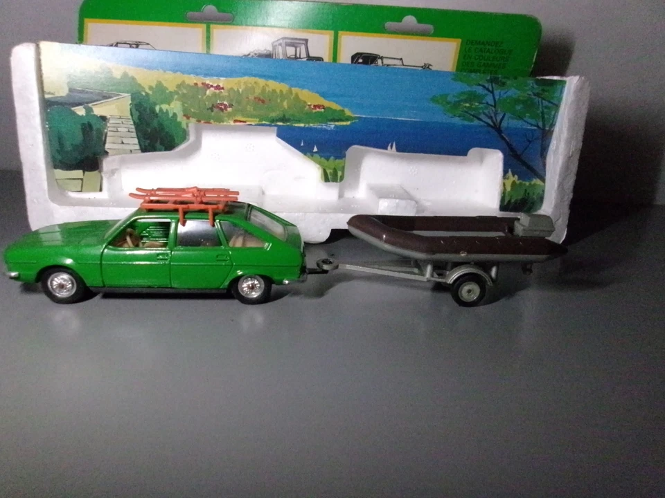 SOLIDO "Vacances" Renault 30 con Gommone scale 1/43 Made in France - Immagine 2 di 4