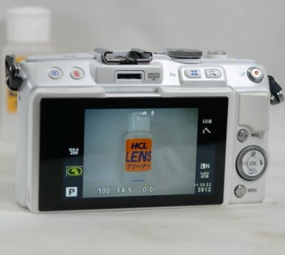 Olympus Pen E-PL6 mirrorless digital camera w. 14-42 lens