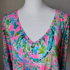 Lilly Pulitzer M V-Neck Tropical Print 3/4 Sleeve NEW 100 Cotton Medium