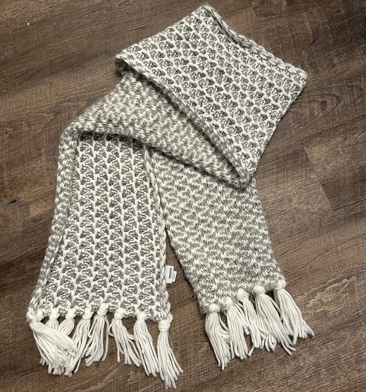 SONOMA | Gray and White Scarf With White Fringe