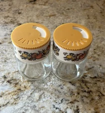 2 Vintage Corning Ware Glass Gemco Spice of Life Jars Spice Shakers Nice