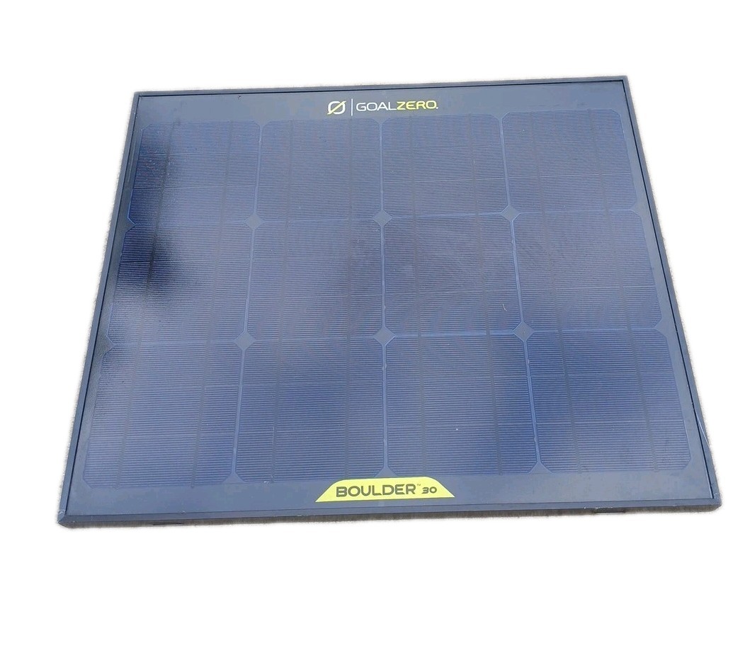 Goal Zero BOULDER 30 CHAINABLE SOLAR PANEL for Sherpa Power Banks. Please Read D