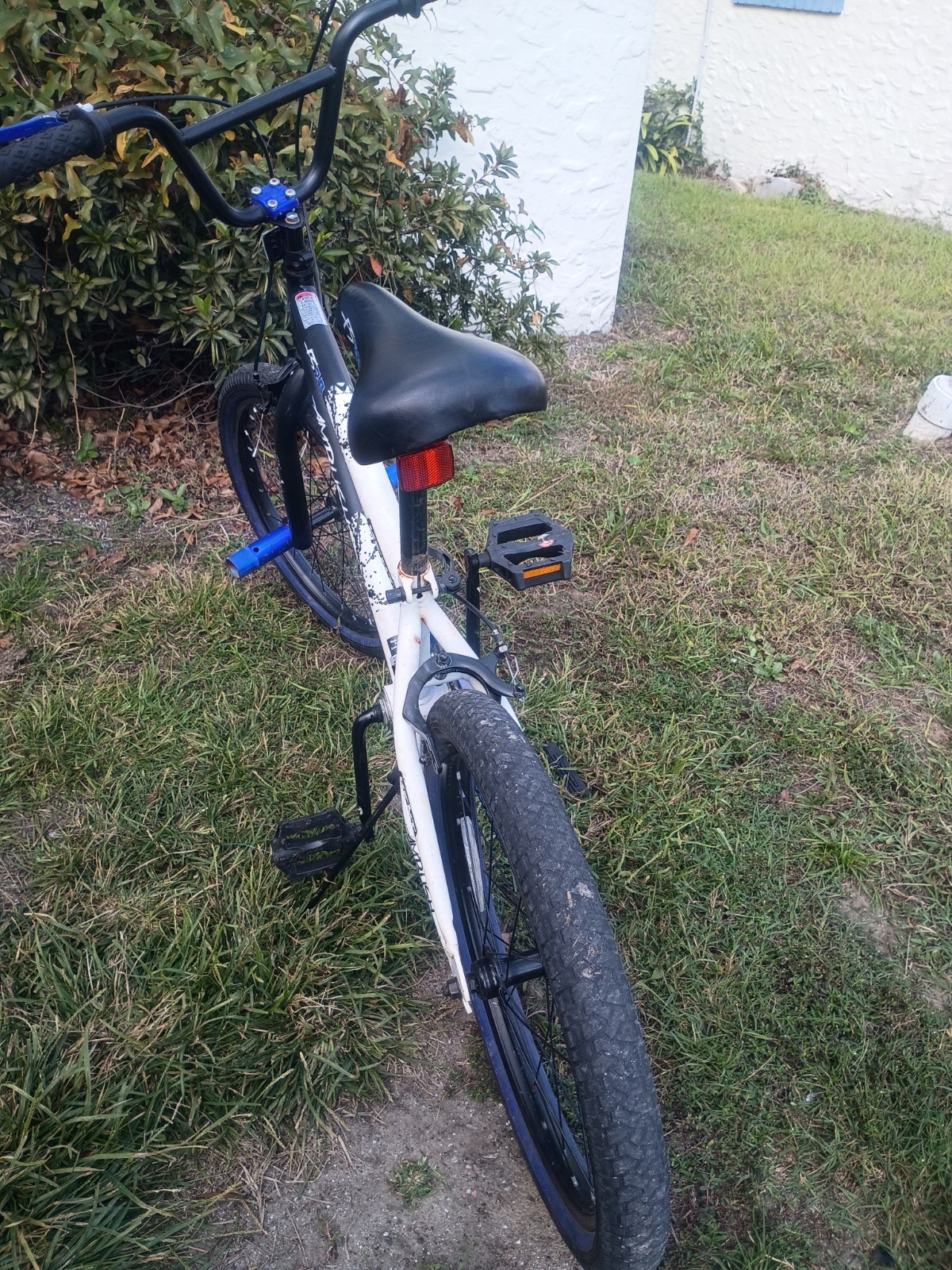  20 inch Kent Ambush BMX Bike Boys with Blue Custom Anti - Rust Resistant Chain 