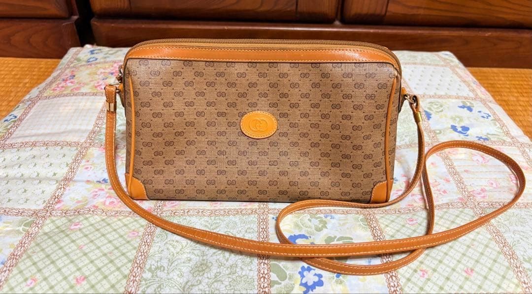 GUCCI GG Supreme Vintage Shoulder Bag Crossbody PVC Leather Beige Brown