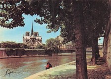 75 PARIS NOTRE DAME DE PARIS ET LA SEINE
