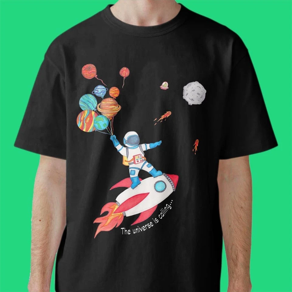 Camiseta espacial: camisetas para niños "The Universe is Calling" camiseta negra; astronauta; Foto 3 de 4