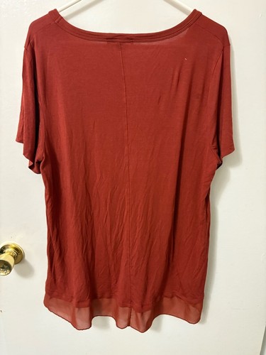Nine West Women's rust colored top. - Picture 2 of 8
