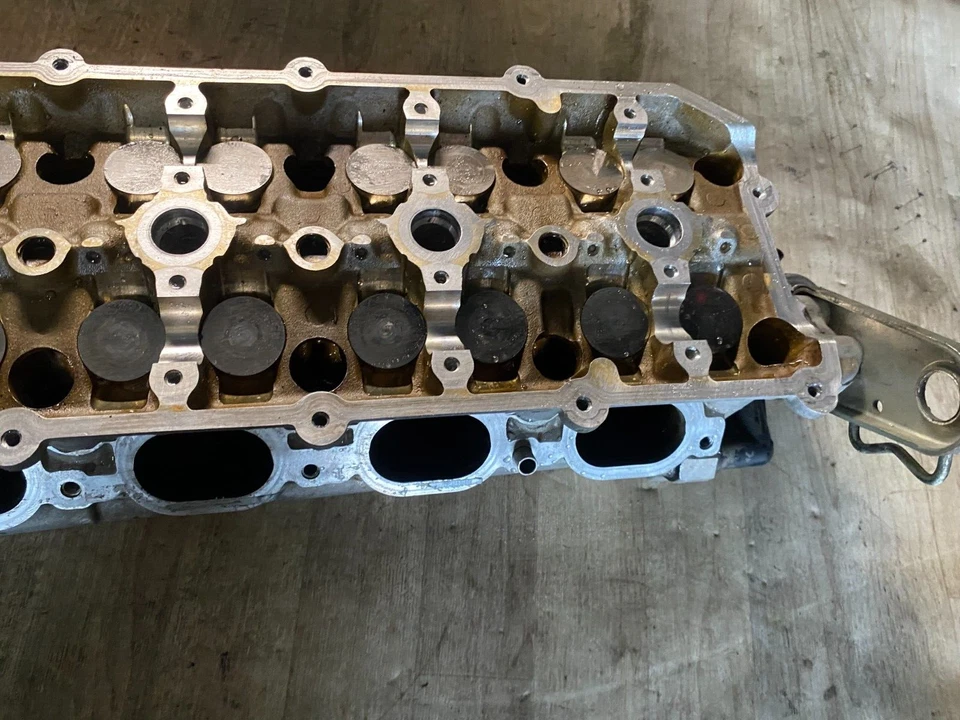 MERCEDES BENZ C63 CLS63 SL63 E63 AMG LADO DERECHO 6.2 V8 CULATA MOTOR Foto 3 de 4