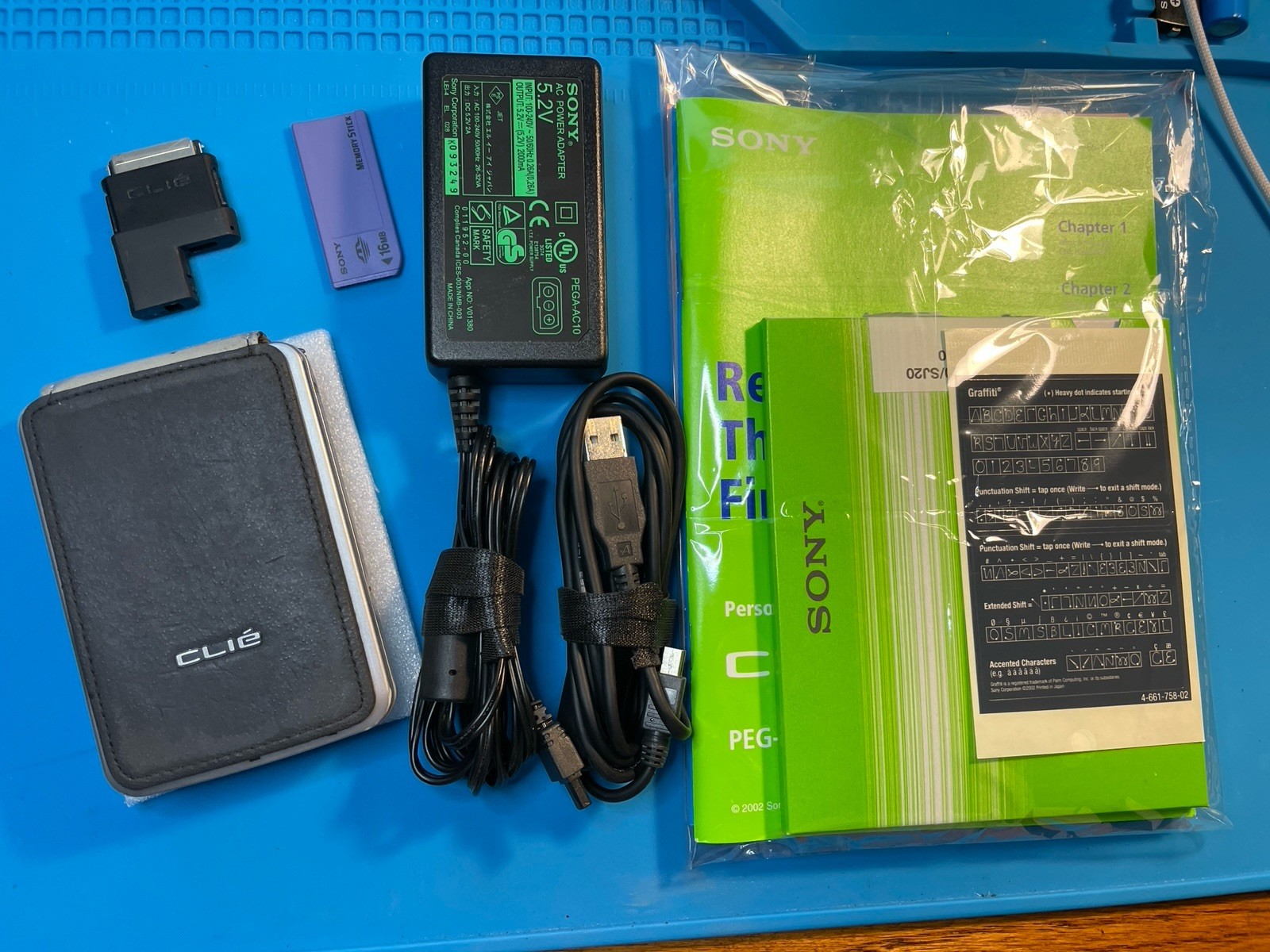 Sony Clie PEG-SJ20 Personal Entertainment Organizer - Working, New Battery