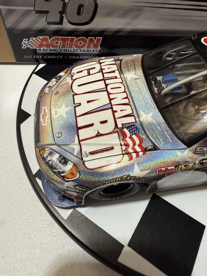 Dale Earnhardt Jr. #88 Nation Guard Honoring Our Soldiers Flashcoat 1/24 Diecast - Image 3 of 4