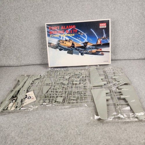 AIRFIX 72 SCALE Flying Fortress B-17 G Series 2-163 Maquette Avion EUR 15,00 - FR