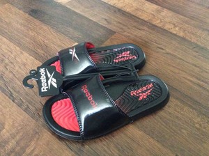 Reebok boys sz 1 holographic sandals 