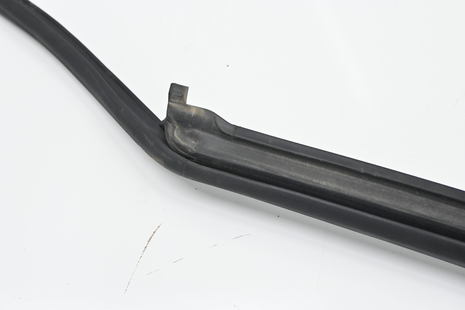 ⭐ 14-20 Maserati Ghibli Quattr Rear Left Weatherstrip Rubber Gasket Seal Oem