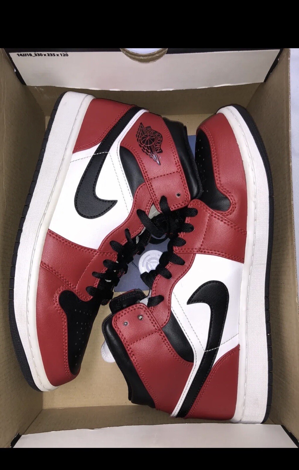 Air Jordan 1 Mid Chicago Black Toe BRED 