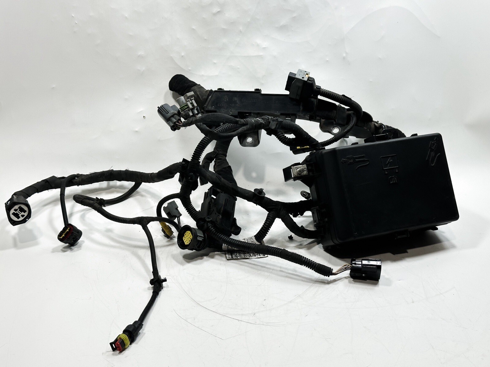 14-17 MASERATI QUATTROPORTE RIGHT FRONT HEADLIGHT HEAD LIGHT WIRE HARNESS CUT