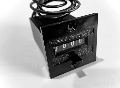 4-Y-41314-401-MEQU EATON DURANT, 4 DIGIT PANEL MOUNT ELECTRIC COUNTER, 12VDC