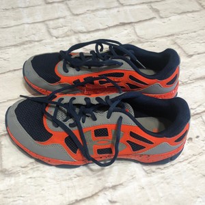 tênis under armour surge das cinza