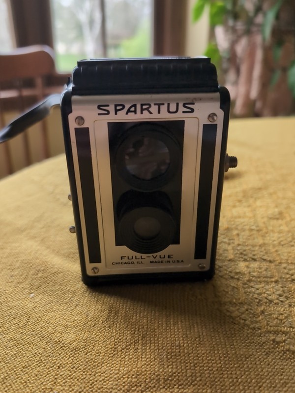 Spartus Full-Vue Vintage Twin Lens Reflex TLR Camera Black 120mm Film