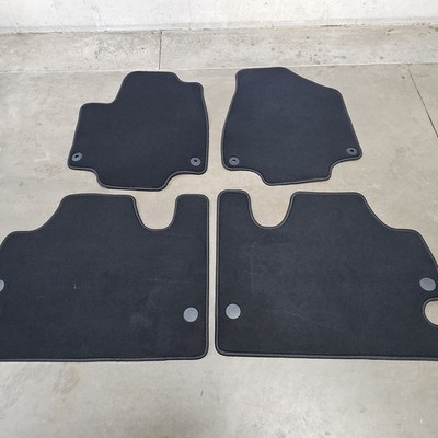 OEM 2017-2025 Chrysler Pacifica Voyager Carpet Floor Mat Rug Set Black 17 25