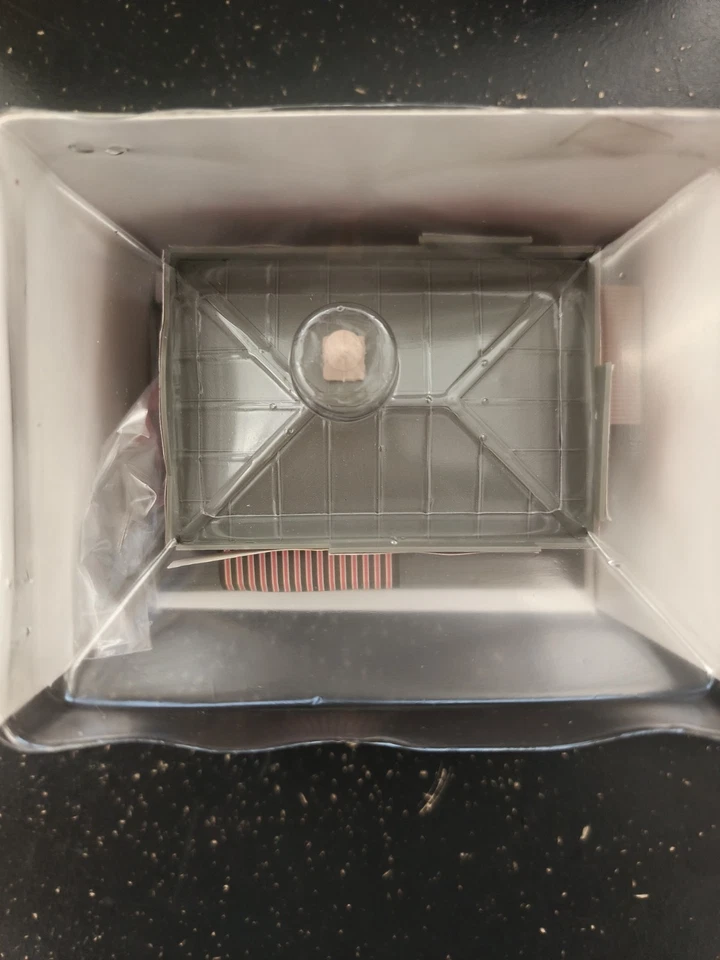 Model Power No. 573 Bob's Hot Dog's HO Scale w/2 figures - Image 4 of 4