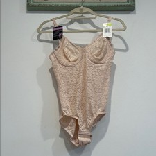 Bali Smoothing Lace underwire Shapewear Bodysuit in Cream 36B new w tags women  s