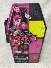 Monster High Skulltimate Secrets Neon Frights Draculaura Doll Locker Box