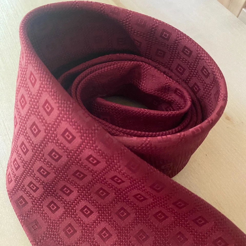 Gravata texturizada vintage Riviera masculina geométrica marrom vermelha 56" designer preppy - Imagem 3 de 4