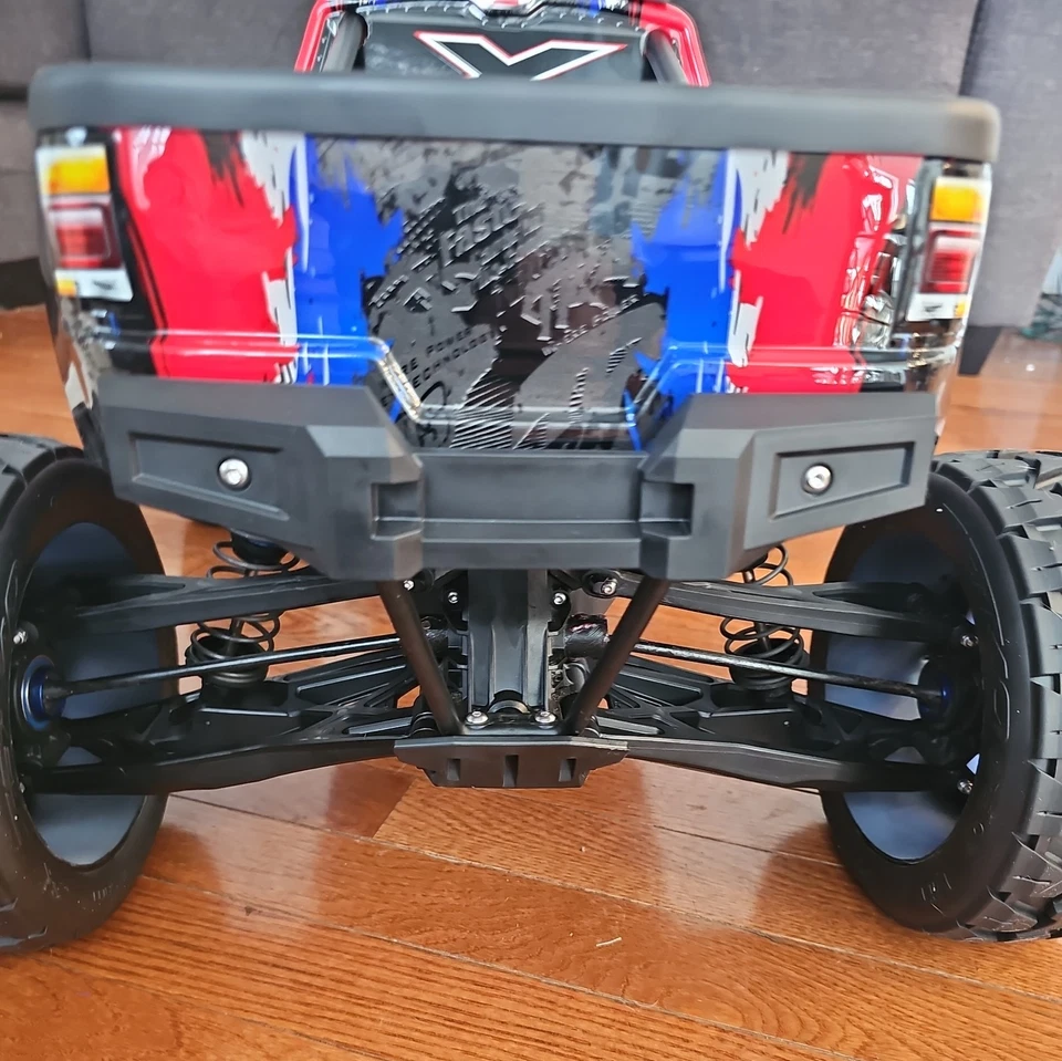 Traxxas X-Maxx 8S Hobbywing Max 5 g1 800kv neumáticos carrocería nuevos 2 pilas zeee nuevas. Foto 3 de 4