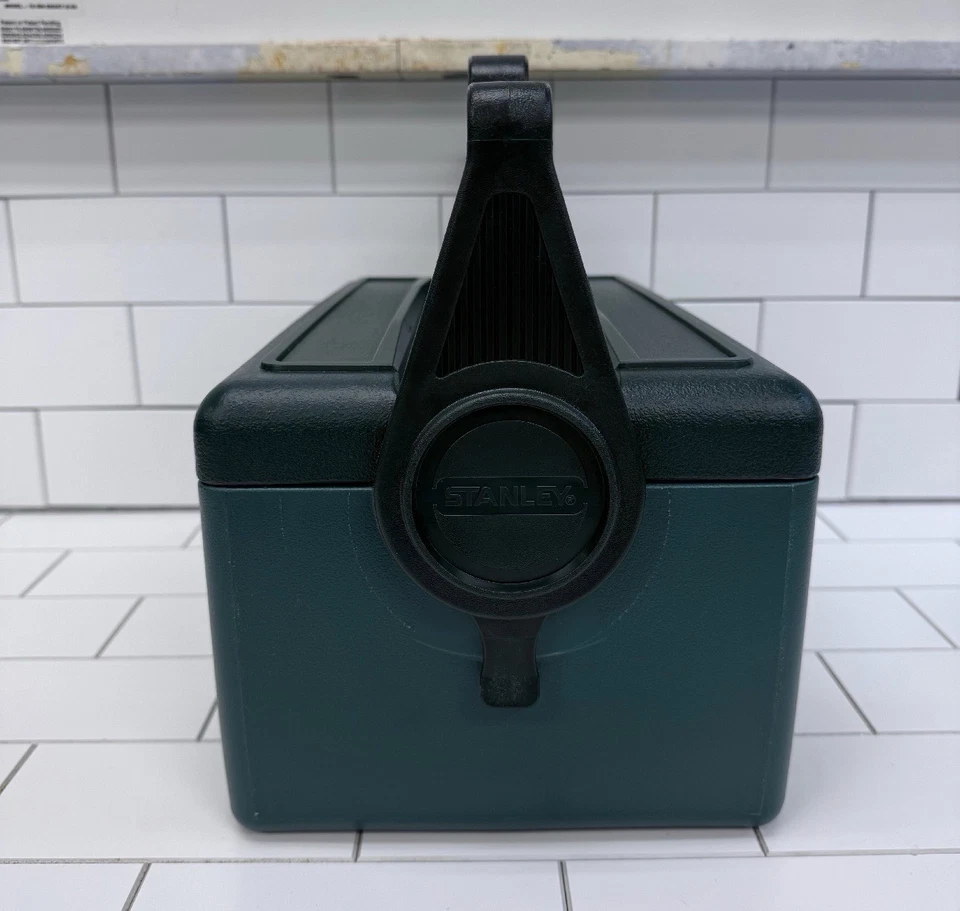 Combo de refrigerador y botella lonchera clásica Stanley 7 qt y 1,1 qt - con caja Foto 4 de 4