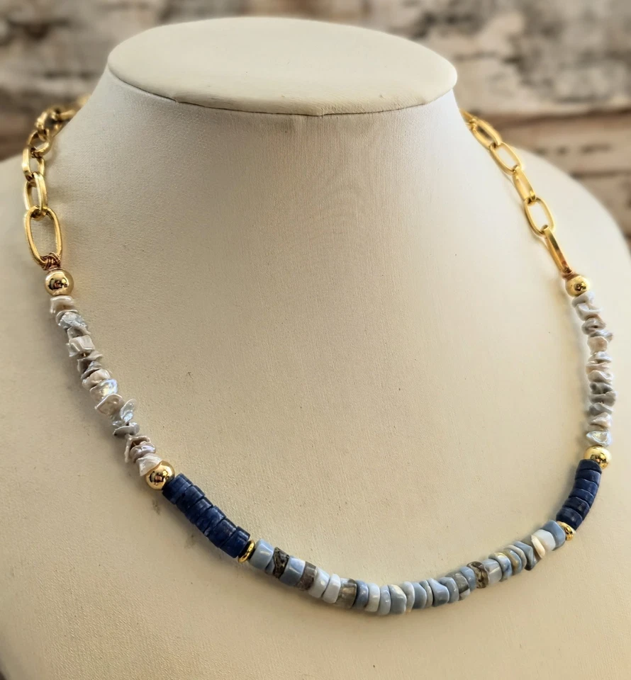 Nature's Blue Opal & Kyanite 带 Keshi 珍珠声明镀金项链 — 第 2/4 张图片
