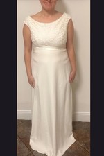 Vintage 1960s wedding dress Size 6