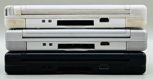 Lot of 3x Nintendo DS Lite Consoles FOR PARTS OR REPAIR - Picture 4 of 9