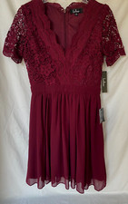 LULUS..FIT & FLARE..LACEY..V-NECK..KNEE LENGTH..DRESS..NWT..sz SMALL